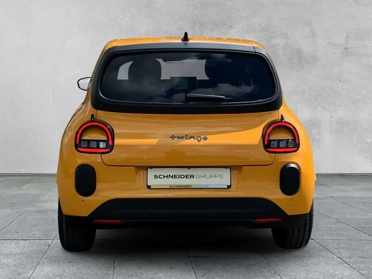Gebraucht Renault Twingo Urban 60 kW (82 PS) 2026 Mangogelb Kleinwagen