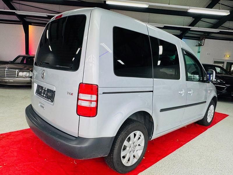 Gebraucht VW Caddy Trendline 102 PS (75 kW) 2011 Silber Van / Kleinbus