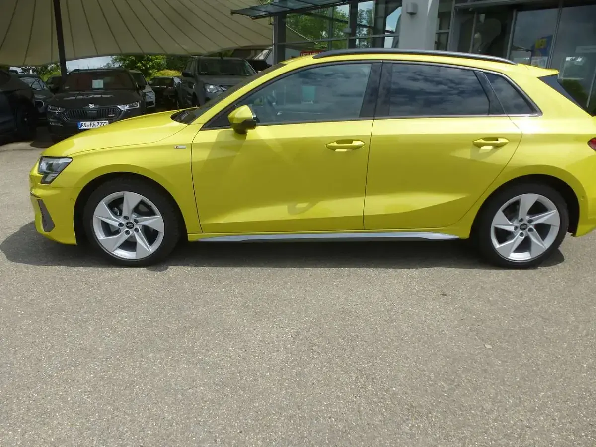 Brugt Audi A3 S-Line 150 HK (110 kW) 2024 Gul Stationcar