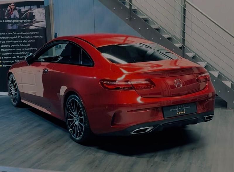 Gebraucht Mercedes E220 AMG 194 PS (142 kW) 2017 Rot Coupé