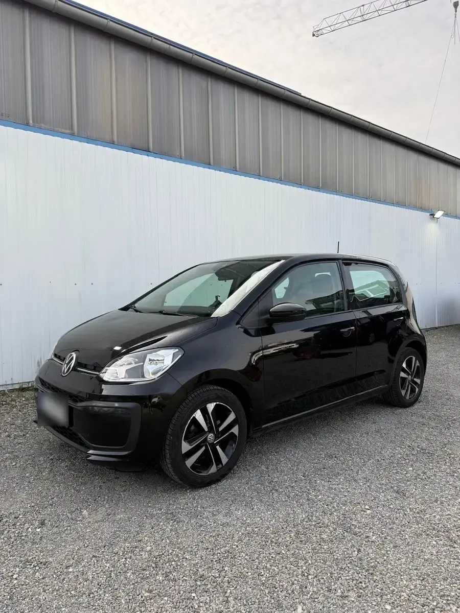 Second-hand VW up! 65 CP (47 kW) 2021 Negru Hatchback