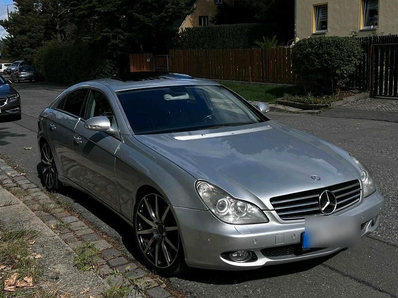 Silber Gebraucht 2005 Mercedes CLS350 Coupé | 7.650 € (Fairer Preis) - Bild 1/4
