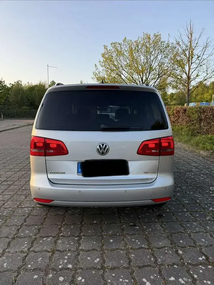 Gebraucht VW Touran 140 PS (102 kW) 2012 Silber Van / Kleinbus