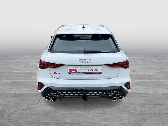 Gebraucht Audi S3 Ambiente 333 PS (244 kW) 2024 Gletscherweiß metallic Limousine
