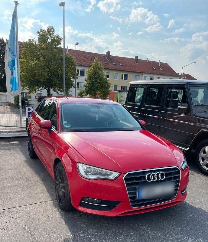 Gebraucht Audi A3 110 PS (80 kW) 2016 Rot Limousine