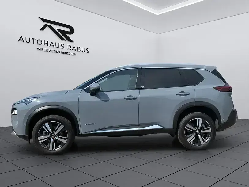 Neu Nissan X-Trail Tekna 150 PS (110 kW) 2025 Grau SUV