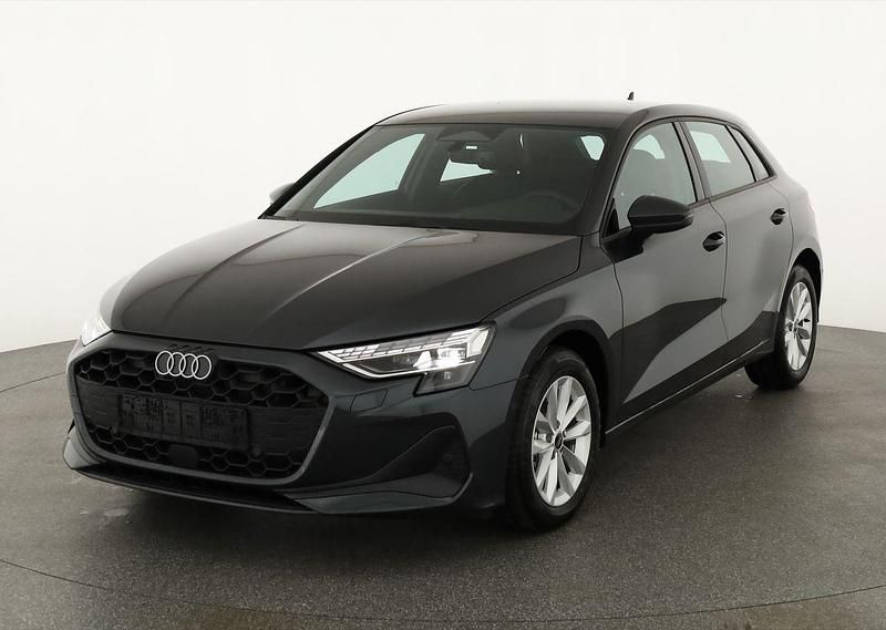 Manhattan grau metallic Neu 2025 Audi A3 Ambiente | 33.495 € (Guter Preis) - Bild 1/4