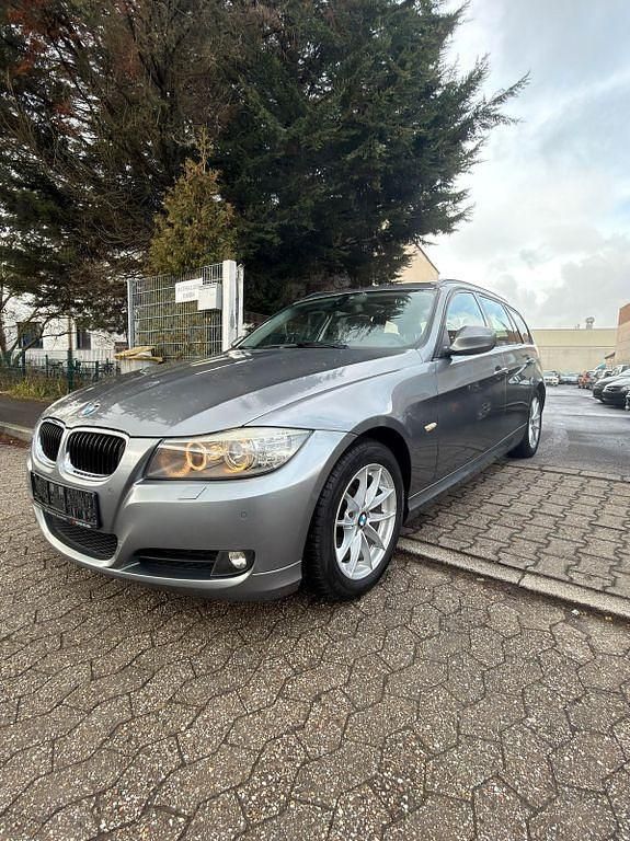 Gebraucht BMW 320 Exclusive 170 PS (125 kW) 2011 Grau Kombi