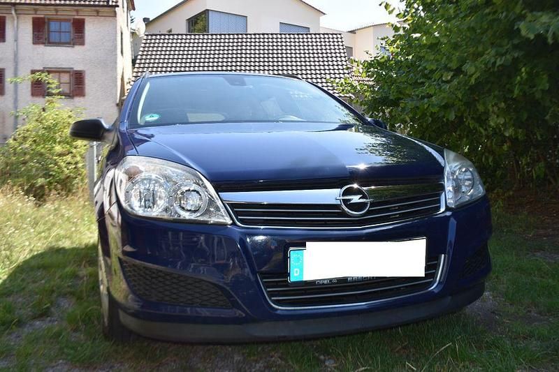 Blau Gebraucht 2007 Opel Astra Catch Me Limousine | 1.990 € (Fairer Preis) - Bild 1/4