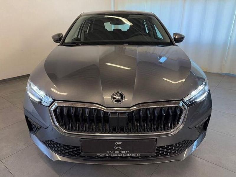 Neu Skoda Scala 116 PS (85 kW) 2025 Graphitegrau Kleinwagen