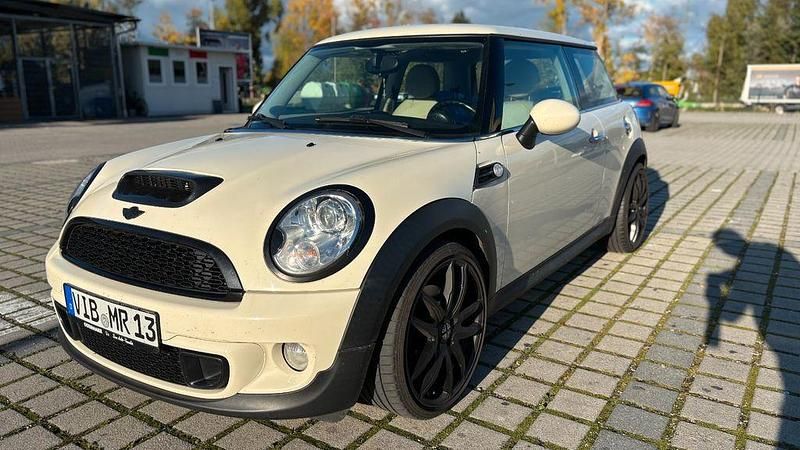 Weiß Gebraucht 2011 Mini Cooper S Kleinwagen | 6.300 € (Fairer Preis) - Bild 1/4