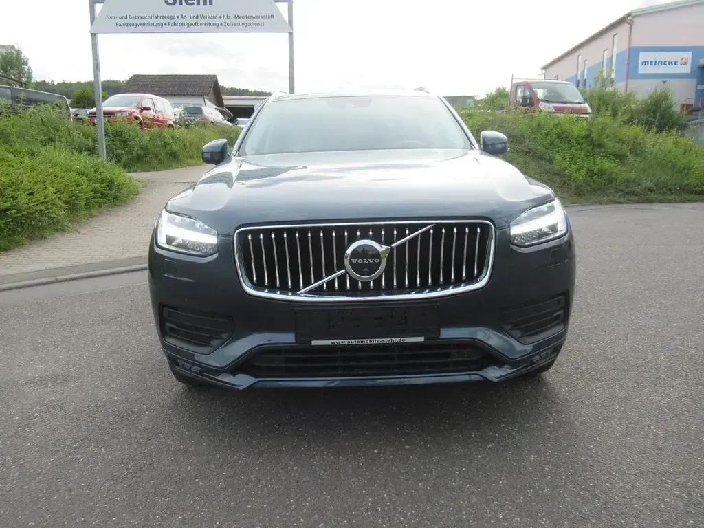 Gebraucht Volvo XC90 Momentum 235 PS (172 kW) 2020 Blau SUV