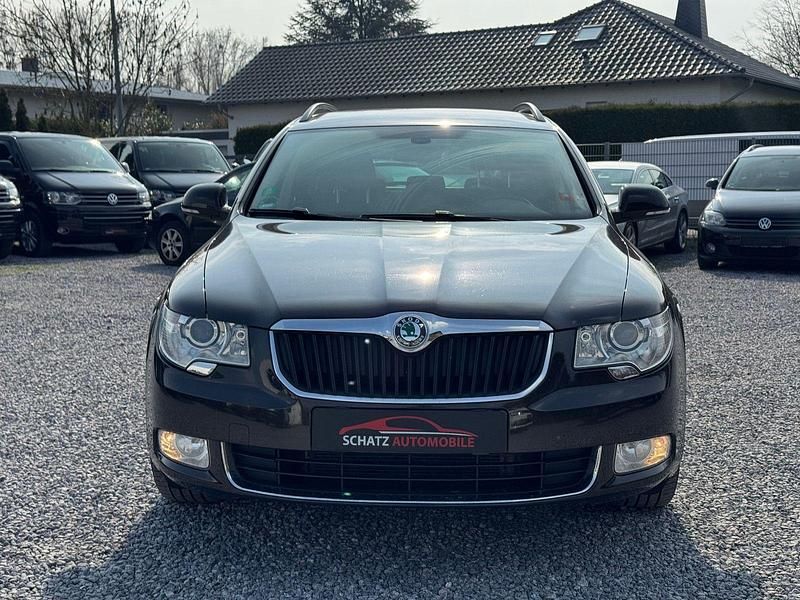 Usado Skoda Superb Exclusive 200 HP (147 kW) 2013 Castanho Carrinha
