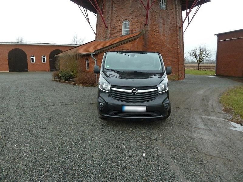 Gebraucht Opel Vivaro 140 PS (102 kW) 2016 Schwarz Van / Kleinbus