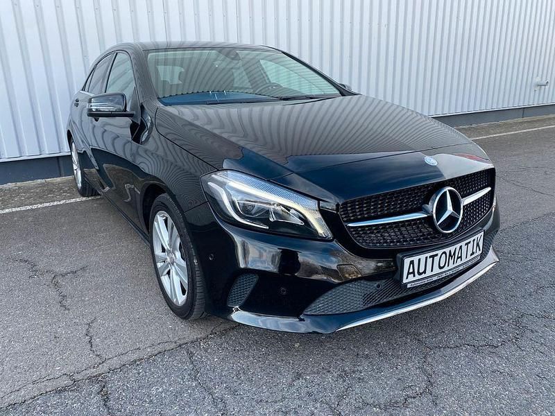 Gebraucht Mercedes A180 109 PS (80 kW) 2017 Schwarz Limousine