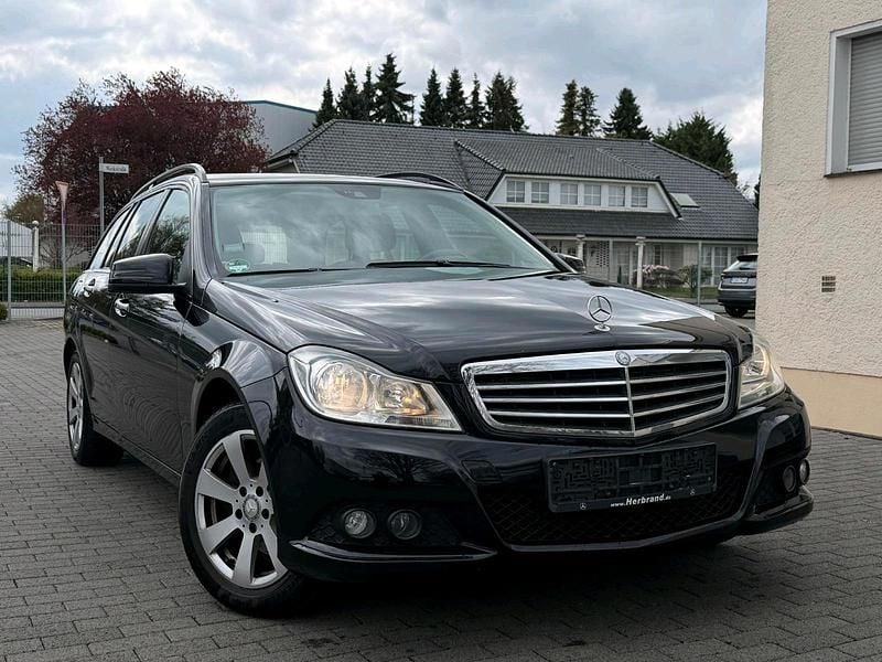 Second-hand Mercedes C180 120 CP (88 kW) 2012 Negru Break