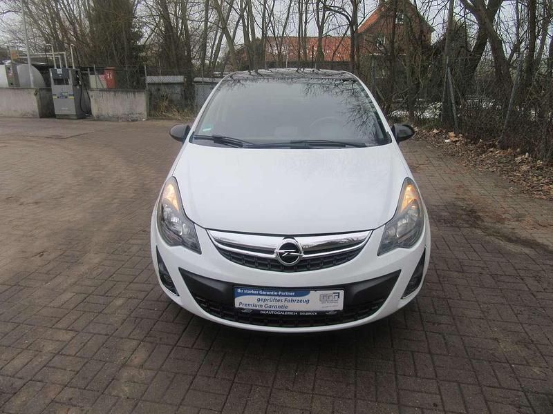 Casablanca weiss Gebraucht 2014 Opel Corsa Color Edition Kleinwagen | 6.499 € (Teuer) - Bild 1/4