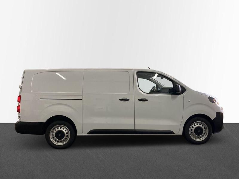 Second-hand Citroën Jumpy 144 CP (105 kW) 2024 Alb Monovolum