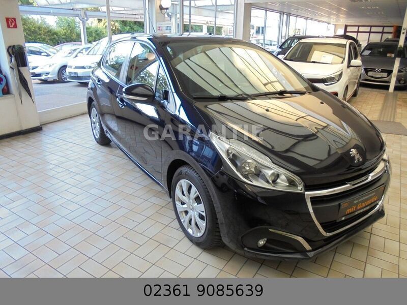 Blau Gebraucht 2018 Peugeot 208 Active Kleinwagen | 8.950 € (Fairer Preis) - Bild 1/4