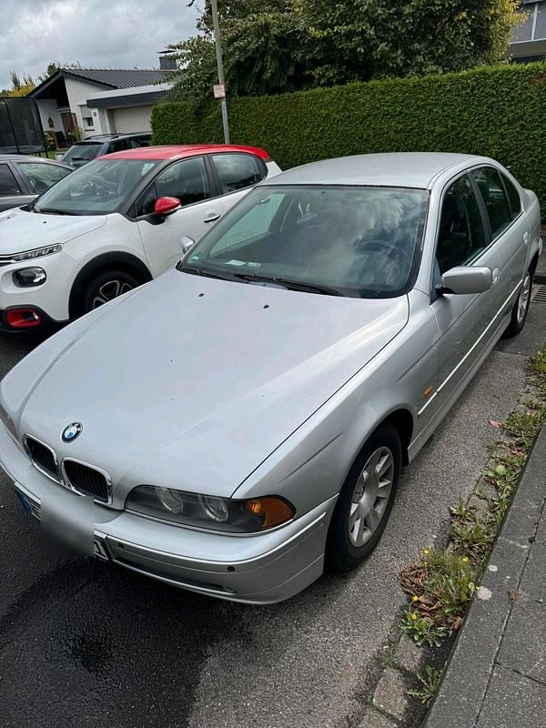 Silber Gebraucht 2001 BMW 520 Limousine | 2.999 € (Guter Preis) - Bild 1/4