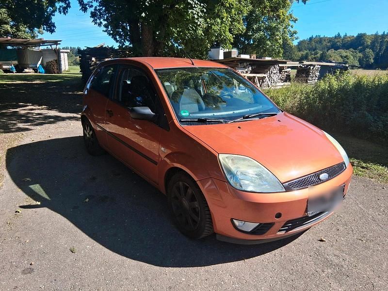 Orange Gebraucht 2004 Ford Fiesta Kleinwagen | 350 € (Guter Preis) - Bild 1/4