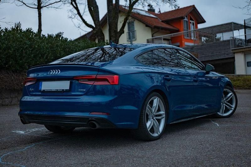 Gebraucht Audi A5 Sportback S-Line 252 PS (185 kW) 2019 Blau Kleinwagen