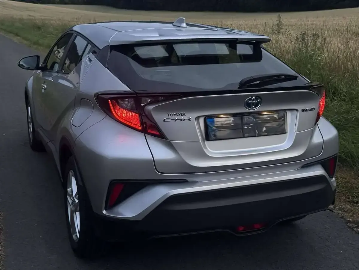 Gebraucht Toyota C-HR 122 PS (89 kW) 2023 Grau SUV