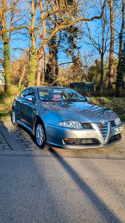 Gebraucht Alfa Romeo GT Distinctive 166 PS (122 kW) 2004 Silber Coupé