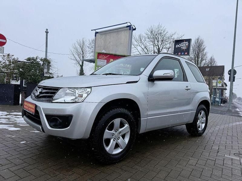 Silber Gebraucht 2013 Suzuki Grand Vitara City SUV | 5.999 € (Guter Preis) - Bild 1/4