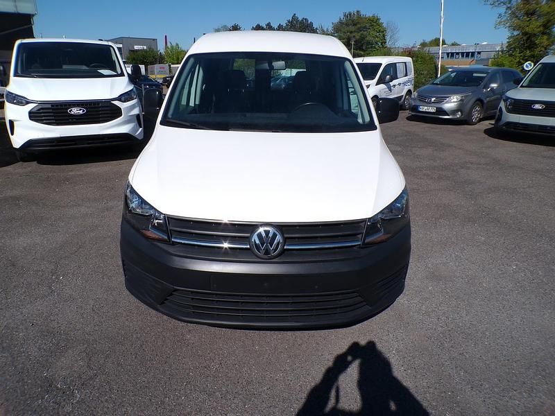 Second-hand VW Caddy 102 CP (75 kW) 2019 Alb Monovolum