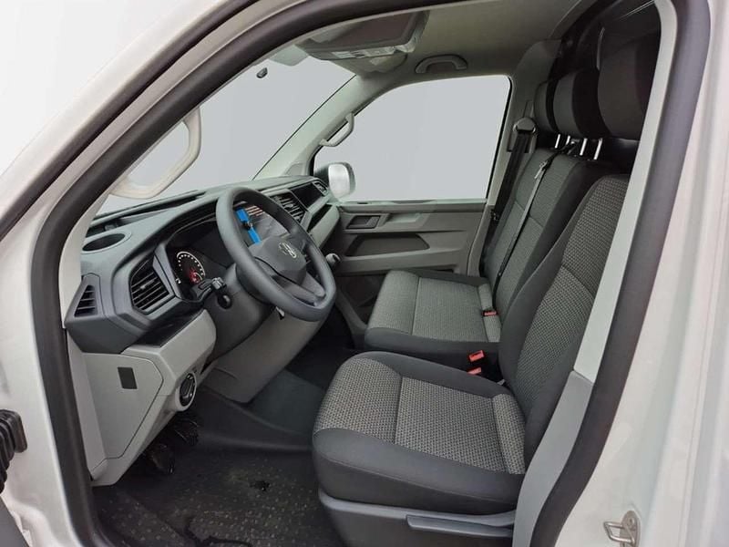 Gebraucht VW Transporter 110 PS (80 kW) 2024 Candyweiß Van