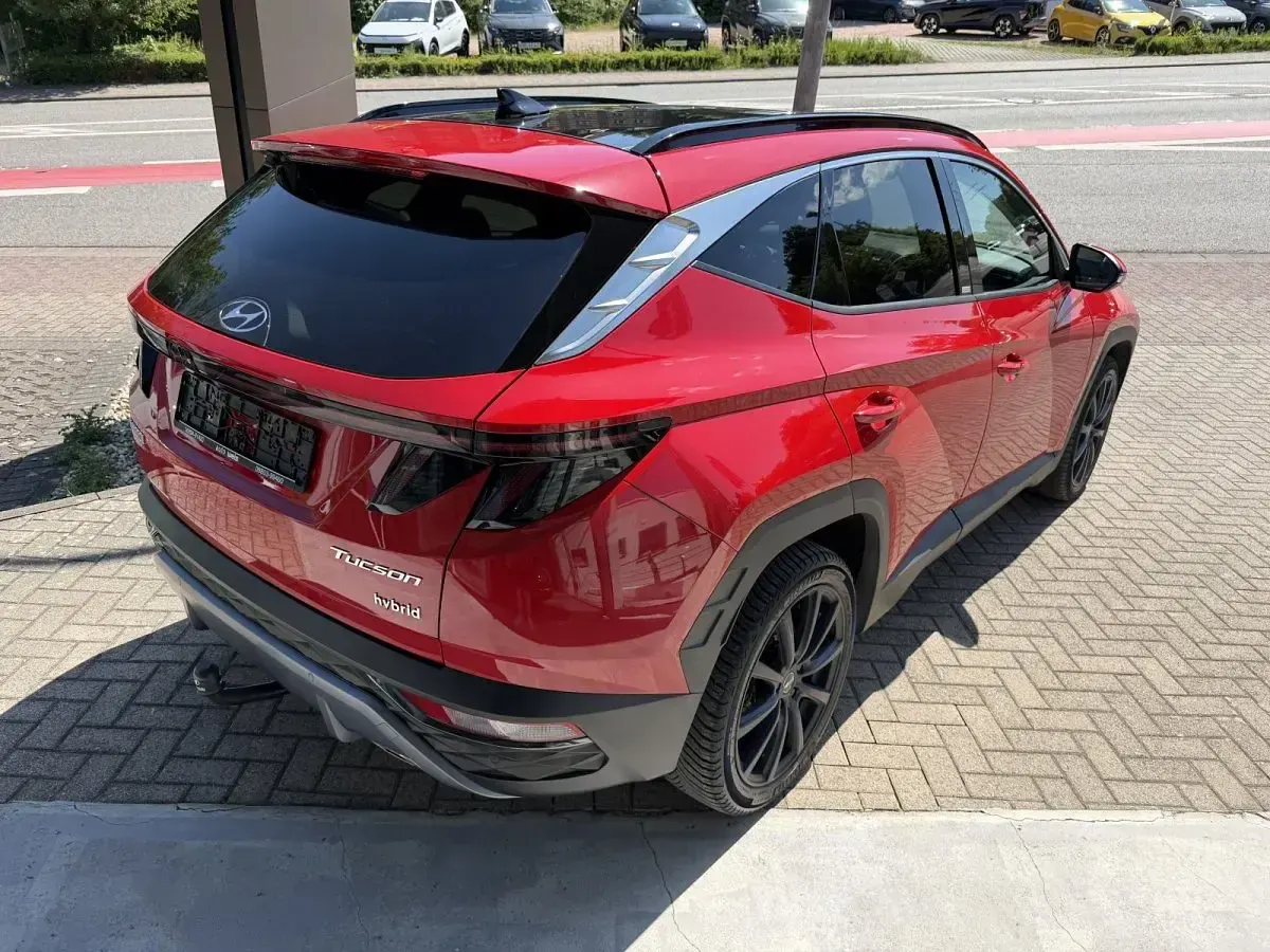 Gebraucht Hyundai Tucson Trend 230 PS (169 kW) 2021 Engine red SUV