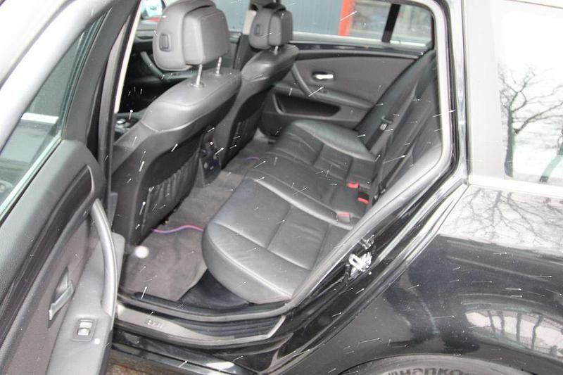 Gebraucht BMW 523 Exclusive 190 PS (139 kW) 2008 Schwarz Kombi