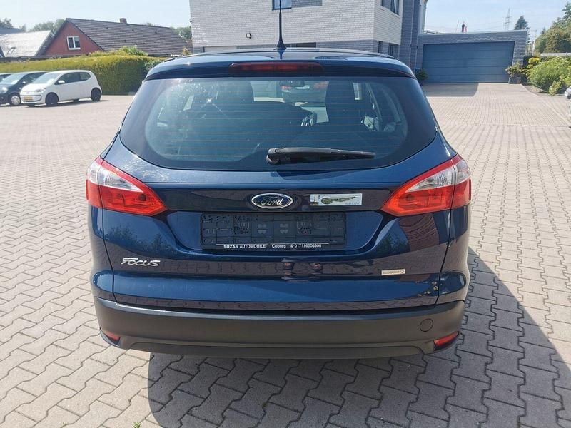 Gebraucht Ford Focus 101 PS (74 kW) 2014 Blau Kombi
