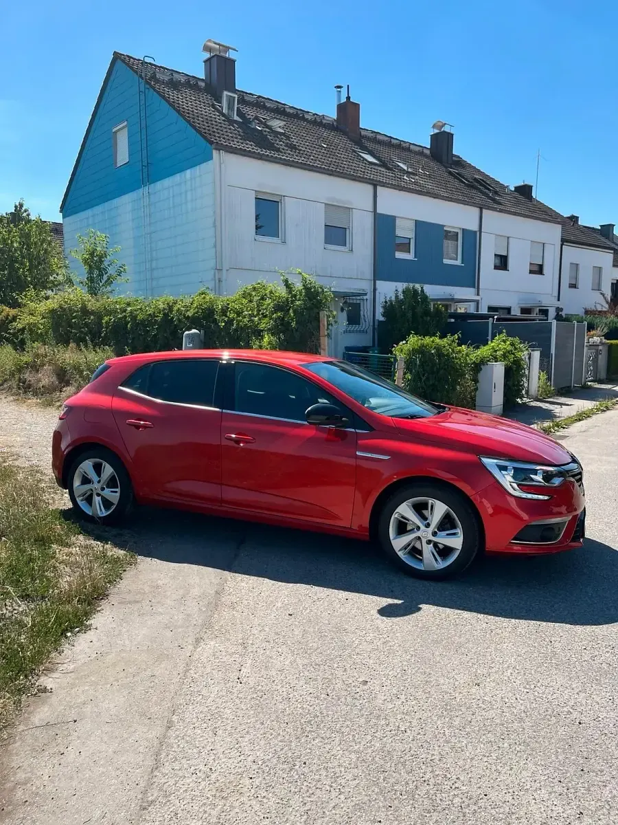 Gebraucht Renault Mégane 116 PS (85 kW) 2019 Rot Kleinwagen