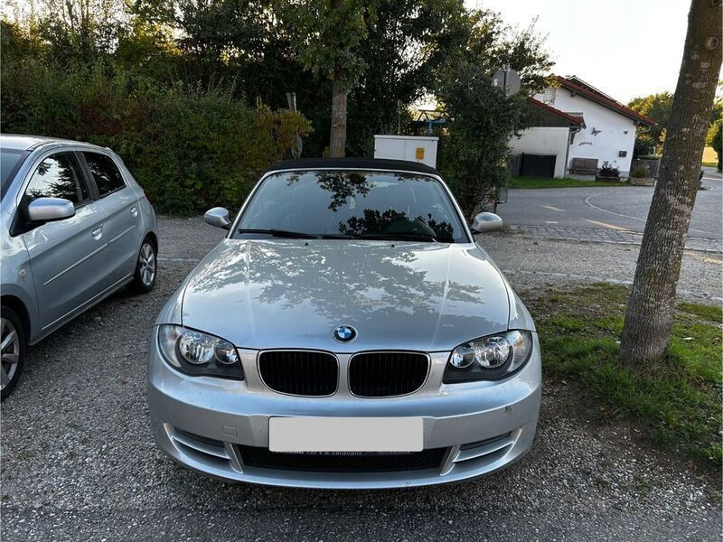 Silber Gebraucht 2009 BMW 120 Cabriolet Sport Line Cabrio | 9.850 € (Fairer Preis) - Bild 1/4