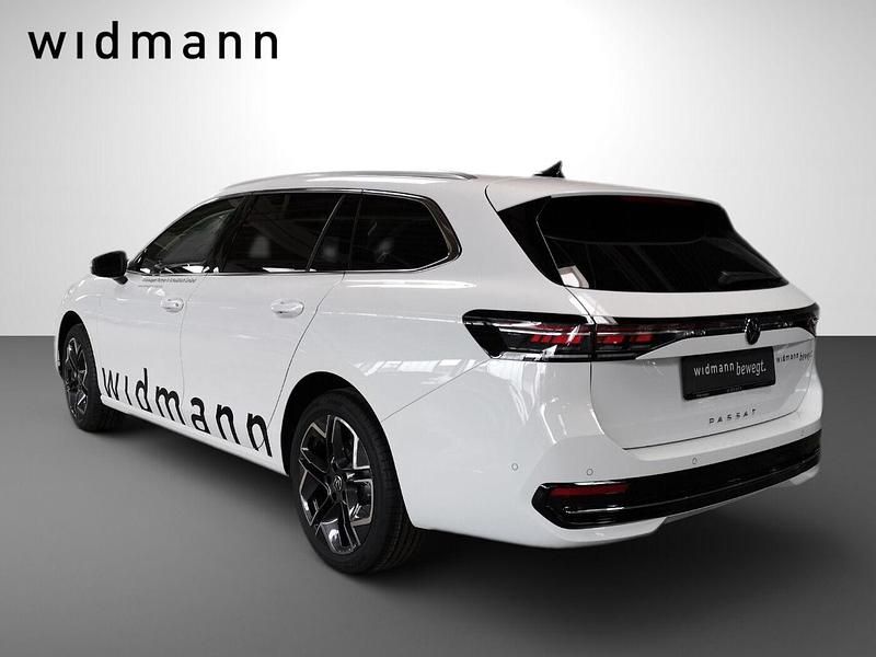 Gebraucht VW Passat Elegance 150 PS (110 kW) 2024 Pure white Kombi