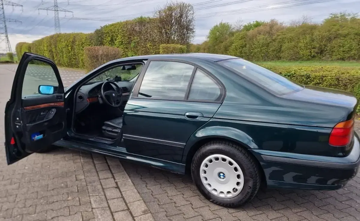 Gebraucht BMW 523 170 PS (125 kW) 1996 Grün Limousine