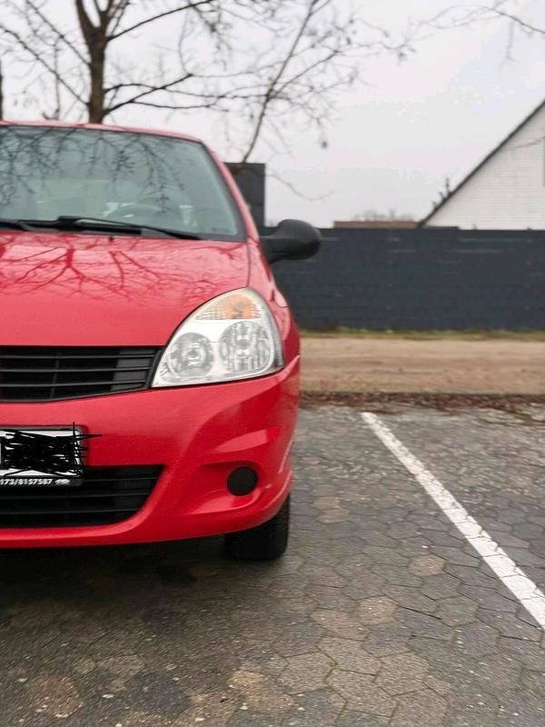 Gebraucht Renault Clio II 58 PS (42 kW) 2010 Rot Kleinwagen