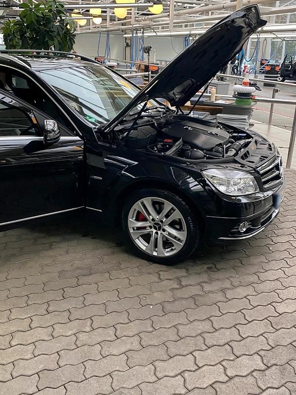 Gebraucht Mercedes C220 170 PS (125 kW) 2009 Schwarz Kombi