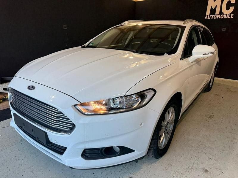 Weiß Gebraucht 2017 Ford Mondeo Business Edition Limousine | 8.687 € (Superpreis) - Bild 1/4