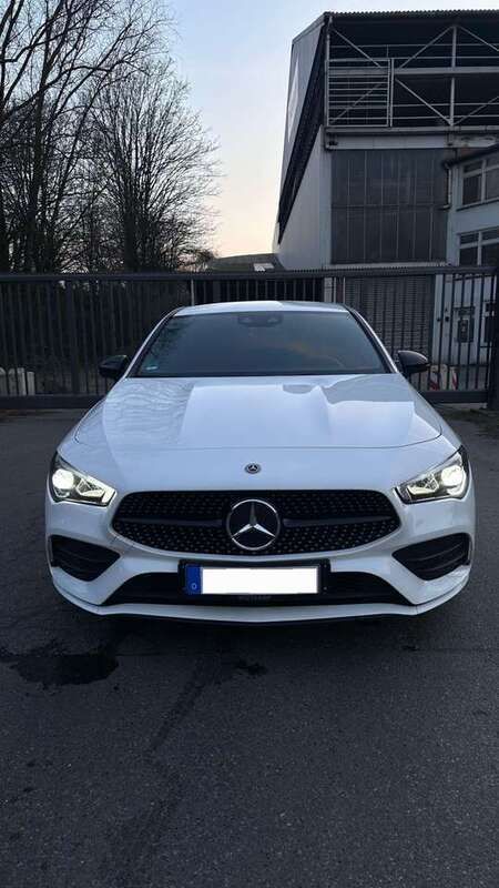 Weiß Gebraucht 2019 Mercedes CLA180 AMG line Limousine | 26.500 € (Fairer Preis) - Bild 1/4
