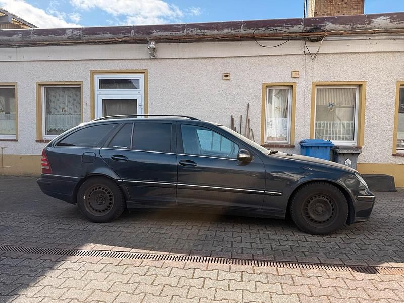 Gebraucht Mercedes C220 150 PS (110 kW) 2005 Schwarz Kombi