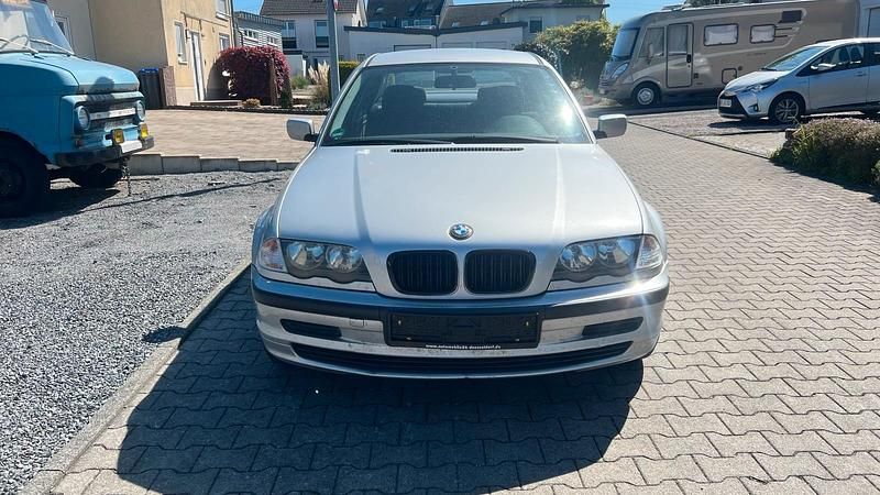 Gebraucht BMW 316 116 PS (85 kW) 1999 Silber Limousine
