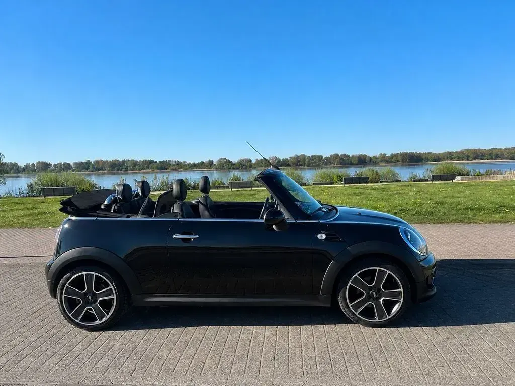 Usata Mini Cooper 122 CV (89 kW) 2015 Nero Utilitaria
