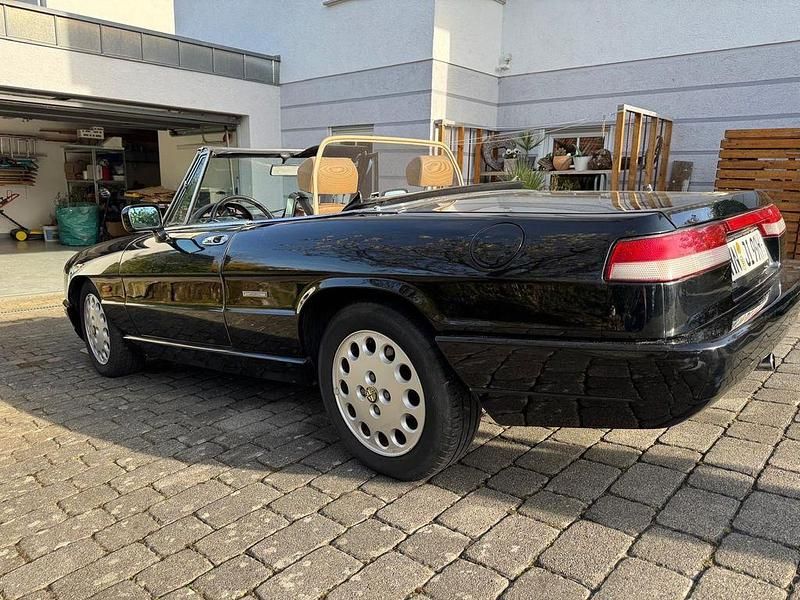 Gebraucht Alfa Romeo Spider 120 PS (88 kW) 1990 Braun Cabrio