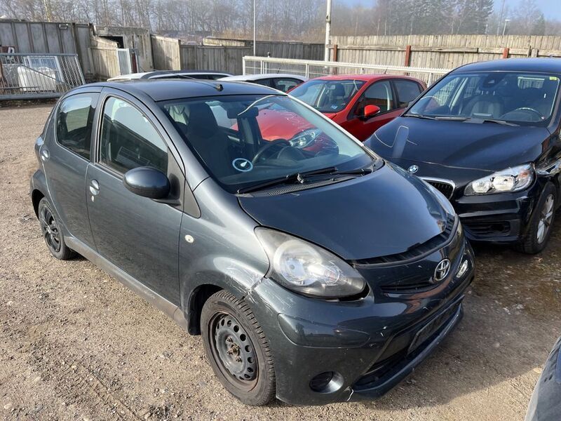 Grau Gebraucht 2012 Toyota Aygo Basis Kleinwagen | 1.400 € (Superpreis) - Bild 1/4