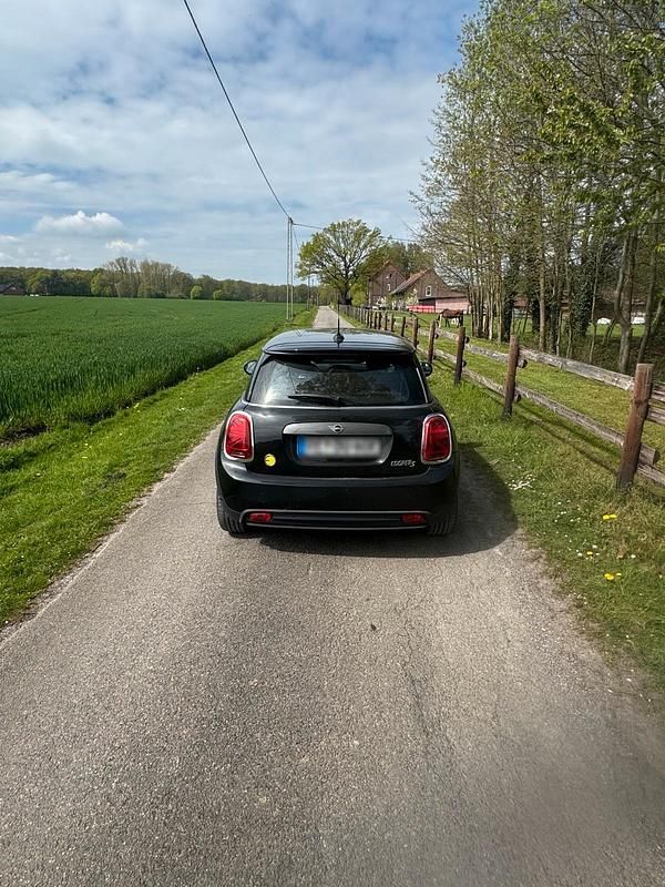 Second-hand Mini Cooper 136 kW (185 CP) 2020 Negru Hatchback