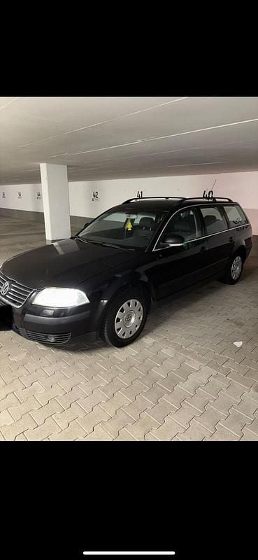 Schwarz Gebraucht 2004 VW Passat Kombi | 1.050 € (Guter Preis) - Bild 1/4