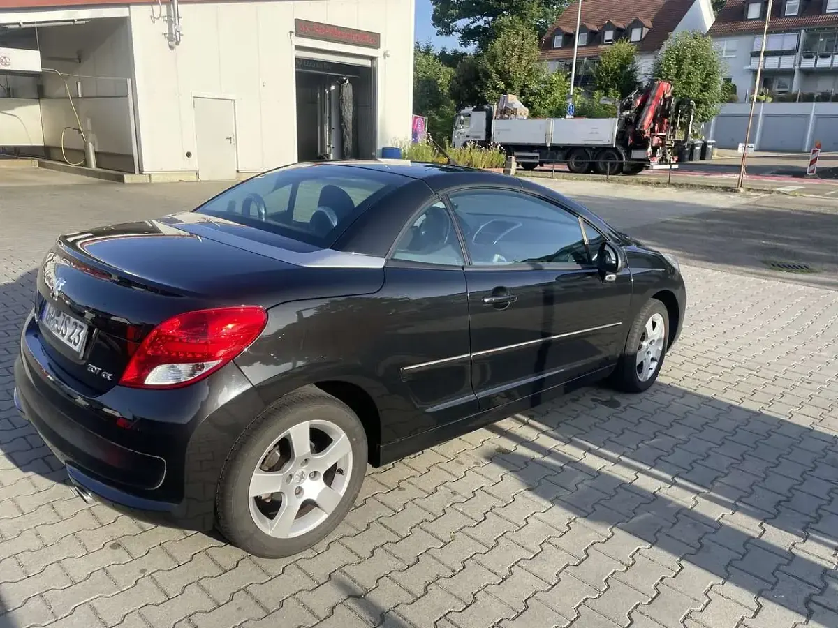 Gebraucht Peugeot 207 CC Platinum 120 PS (88 kW) 2011 Schwarz Cabrio